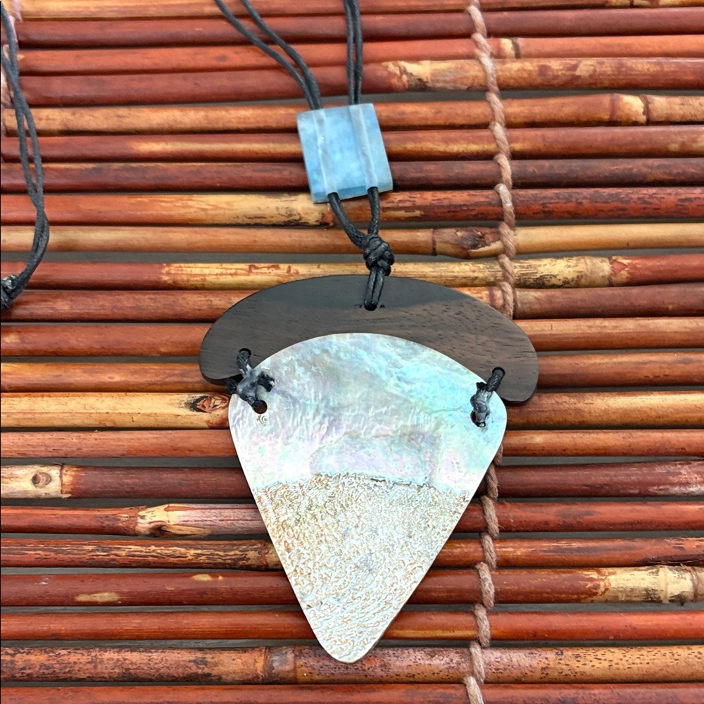 Vibrant Abalone Pendant Shell Triangle Necklace O… - image 4